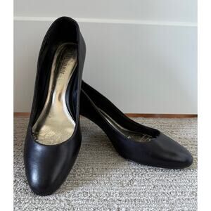 Lauren Ralph Lauren Classic Black Leather Pumps (Size 11B)